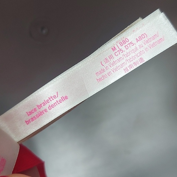 PINK Victoria's Secret Red Lace Bralette Medium - Picture 5 of 5